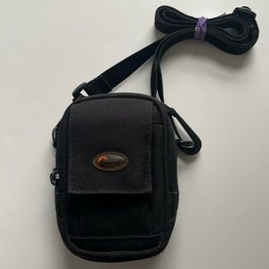 Lowepro Black Camera Case 5 1/4x4 1/4 with Adjustable Detachable Shoulder Strap